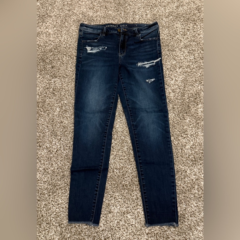 Size 14 long American Eagle distressed jeggings